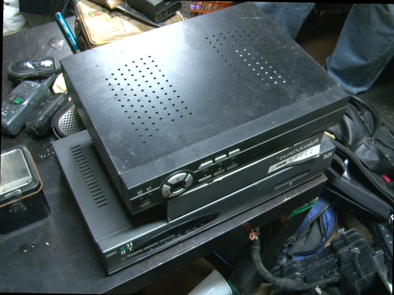 Полицейские обнаружили склад ворованных вещей и запчастей в гараже на Химмаше - Фото 2