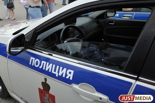 В Екатеринбурге пьяный папаша сообщил в полицию, что захватил в заложники сына, и потребовал за ребенка «деньги и самолет» - Фото 1