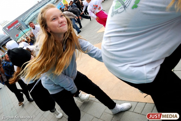 Четыре тысячи горожан устроят самый массовый в истории Екатеринбурга флешмоб в честь «ЭКСПО-2020» - Фото 1