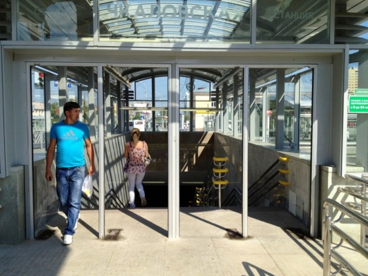 Станция метро «Чкаловская» осталась без дверей - Фото 1
