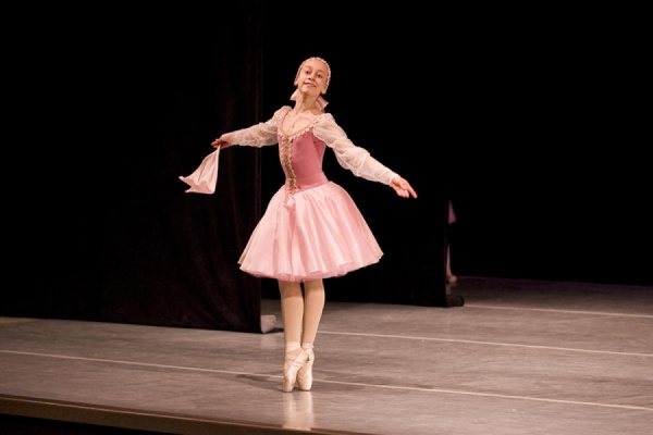 Юная балерина из Екатеринбурга стала лауреатом престижного международного конкурса - Фото 1
