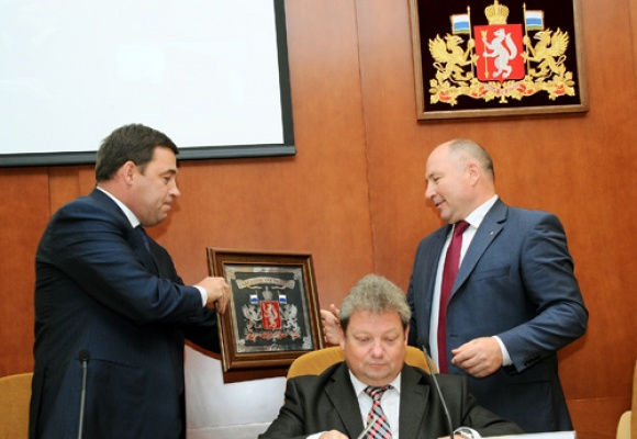 Валерий Чайников теперь — официально председатель Свердловского облизбиркома - Фото 1