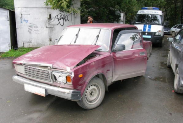 В Каменске-Уральском угонщики сдали автомобиль в утиль - Фото 1