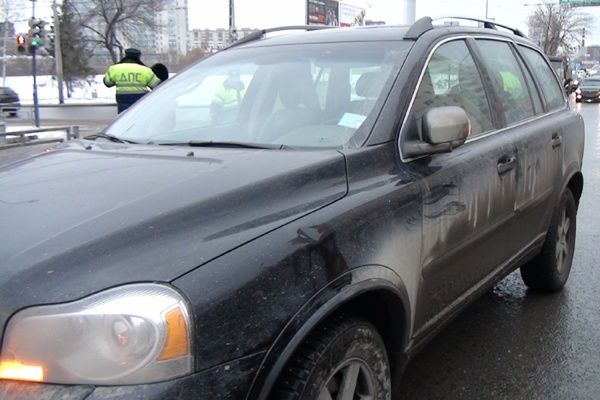 В Екатеринбурге водитель внедорожника сбил 10-летнего мальчика, переходившего дорогу на «зеленый» - Фото 1