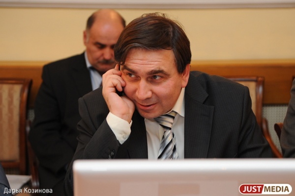 Министр ЖКХ Смирнов ушел в отпуск. Обратно вернется лишь на почетные проводы - Фото 1