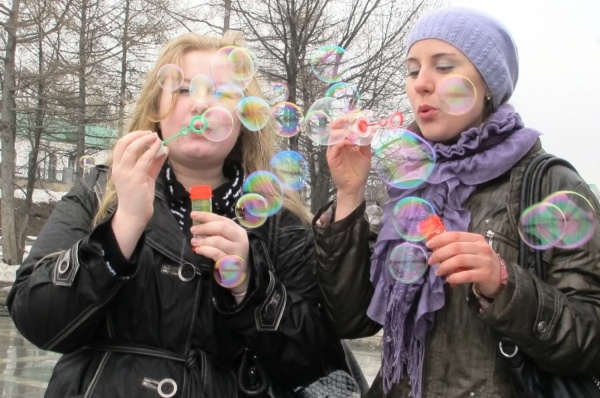 Флешмоберы начали готовиться ко «Дню мыльных пузырей» за 3 месяца - Фото 1