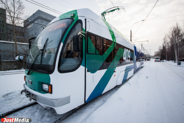 Мэрия Екатеринбурга покупает 13 новых трамваев - Фото 1