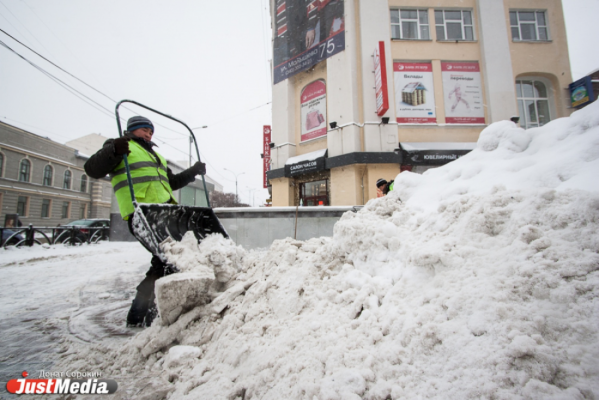 В Екатеринбурге не хватает водителей и механизаторов в муниципальные ДЭУ - Фото 1