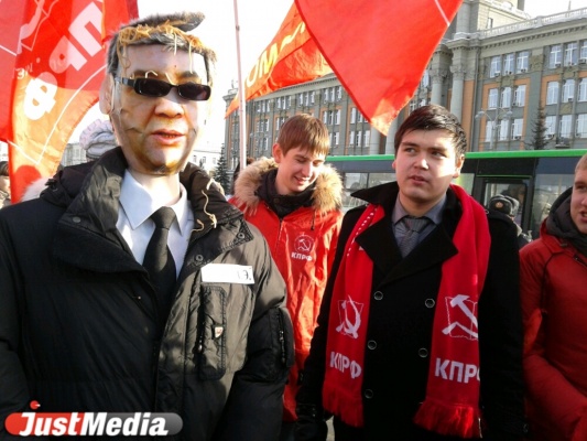 Молодые коммунисты в отместку за краснознаменную группу «вправили мозги» Якобу - Фото 1
