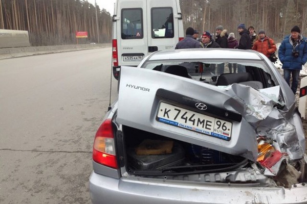 КАМАЗ сорвал пресс-тур екатеринбургским журналистам: два автомобиля со СМИ попали в ДТП - Фото 1