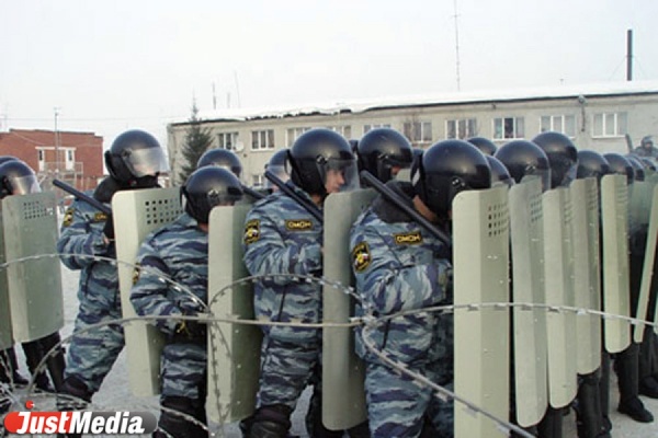 В Екатеринбурге силовики проводят масштабные учения по предотвращению терактов - Фото 1