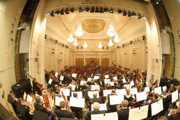 Уральский филармонический оркестр начал европейское турне - Фото 1