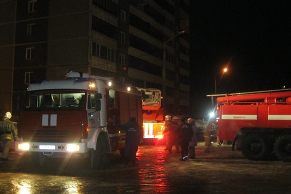 При пожаре в жилом доме в Екатеринбурге пострадали 5 человек - Фото 1