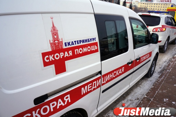 В Екатеринбурге пассажирка автобуса получила серьезные травмы головы - Фото 1