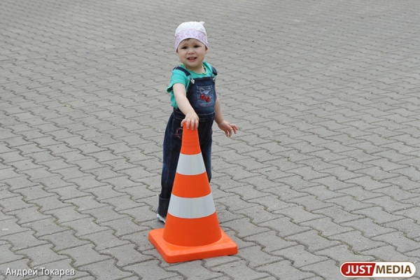 Екатеринбургские родители мужественно готовятся к сезону летнего закрытия детских садов - Фото 1