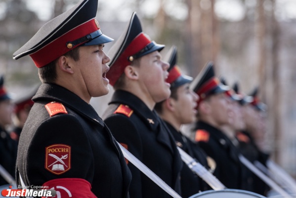 Полторы тысячи военнослужащих примут участие в параде Победы в Екатеринбурге - Фото 1