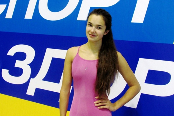 Воспитанница «Юности» Анна Белоусова стала серебряным призером Кубка России по плаванию - Фото 1