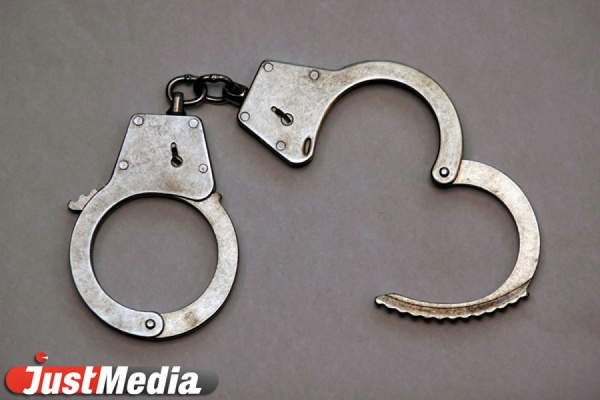 Свердловские полицейские задержали предполагаемую содержательницу борделя для иностранных граждан - Фото 1