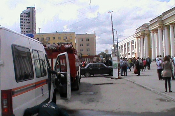 Взрывного устройства на вокзале Екатеринбурга не обнаружено - Фото 1