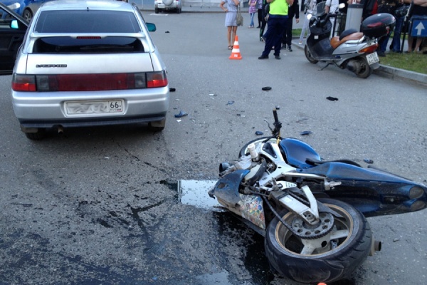 В Екатеринбурге разбился мотоциклист - Фото 1
