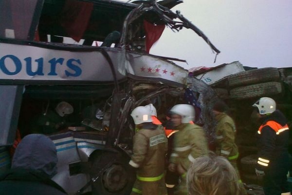 В «новой» Москве автобус столкнулся с грузовиком, 12 человек погибли - Фото 1