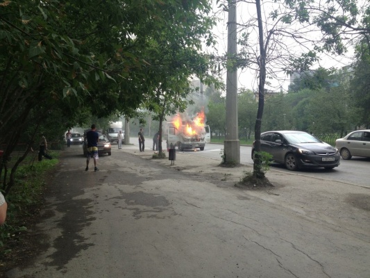 В Екатеринбурге пожарные быстро потушили «Газель» - Фото 1