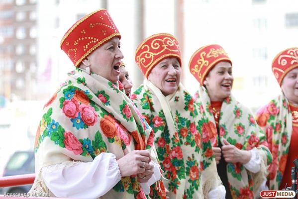 Пенсионеры готовятся установить мировой рекорд — спеть хором из 5000 голосов «Уральскую рябинушку» - Фото 1