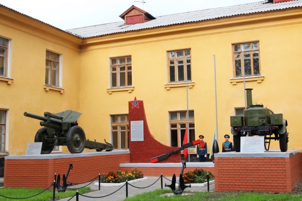 В Екатеринбурге появился новый военный памятник в честь тыловиков - Фото 1
