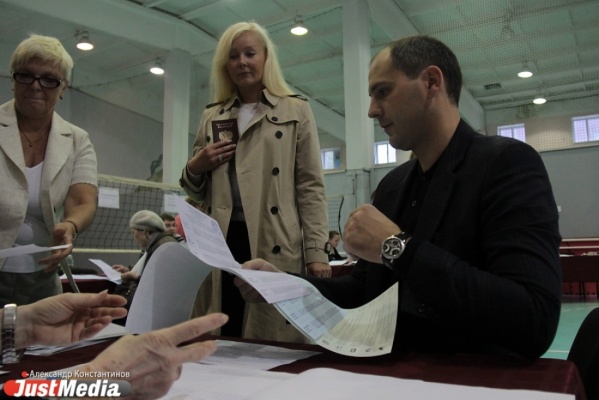 Первый конфуз на выборах: свердловского премьера не оказалось в списках избирателей - Фото 1