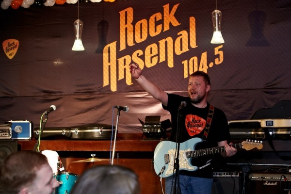«Rock Arsenal» на 104,5 FM отметил день рождения рок-н-ролльной вечеринкой - Фото 1