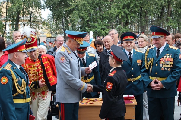 Суворовцам вновь разрешат участвовать в военном параде - Фото 1