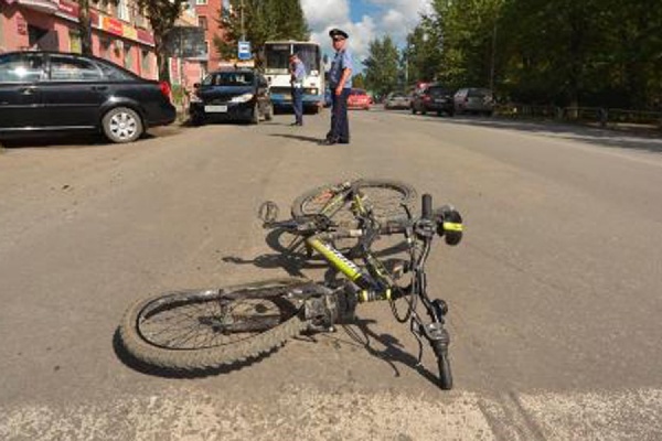 В Серове водитель легковушки насмерть сбил пешехода, в Асбесте — велосипедиста - Фото 1