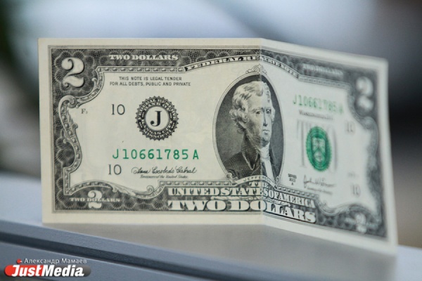 Новая 100-долларовая банкнота вводится в обращение в США - Фото 1