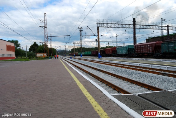 Количество случаев незаконного вмешательства в работу Свердловской железной дороги за 9 месяцев 2013 года снизилось на 39% - Фото 1