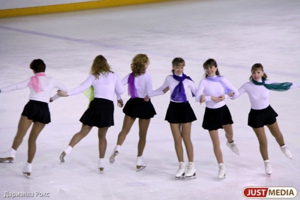 В воскресенье екатеринбуржцы наконец смогут покататься на коньках  - Фото 1