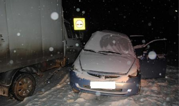 На Полевском тракте в столкновении с грузовой «Газелью» погибла девушка-водитель иномарки - Фото 1