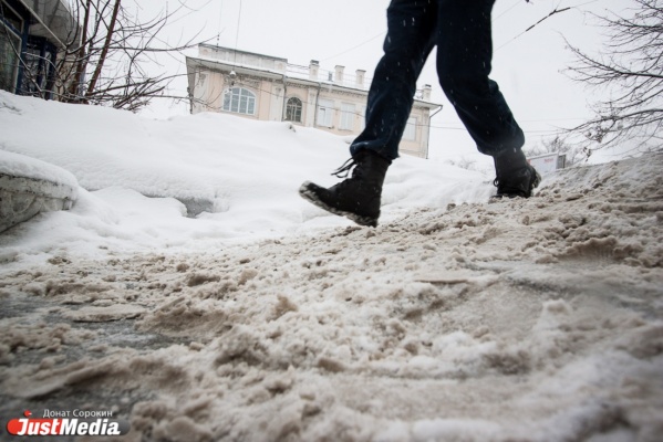 Свердловская госжилинспекция будет проверять работы по уборке снега на придомовых территориях - Фото 1