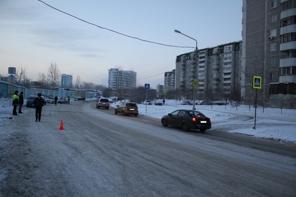Сотрудники ГИБДД Екатеринбурга ищут водителя, насмерть сбившего пешехода - Фото 1