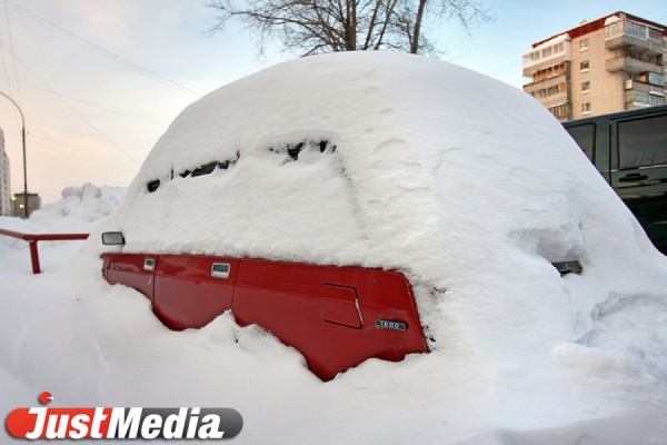 Жители Свердловской области могут пожаловаться в ГИБДД на плохую уборку снега - Фото 1