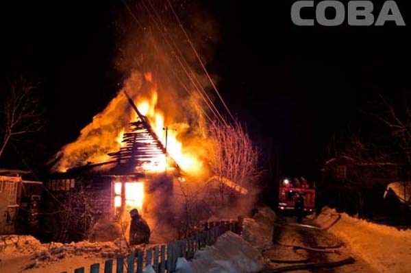 В поселке Палкинский торфяник сгорел частный дом - Фото 1
