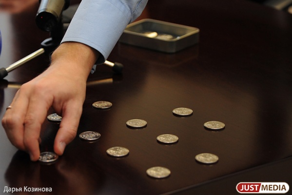 Центробанк выпустит сто миллионов монет с новым символом рубля - Фото 1