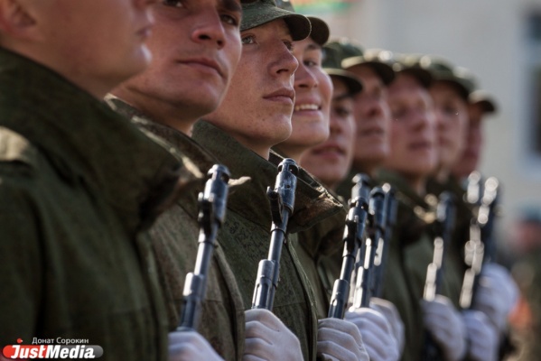 Уральские военные начали готовиться к Параду Победы - Фото 1