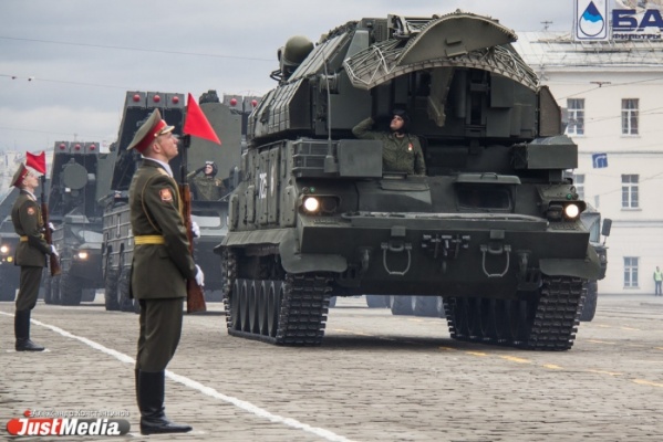 Гостями парада Победы в Екатеринбурге станут 500 ветеранов - Фото 1