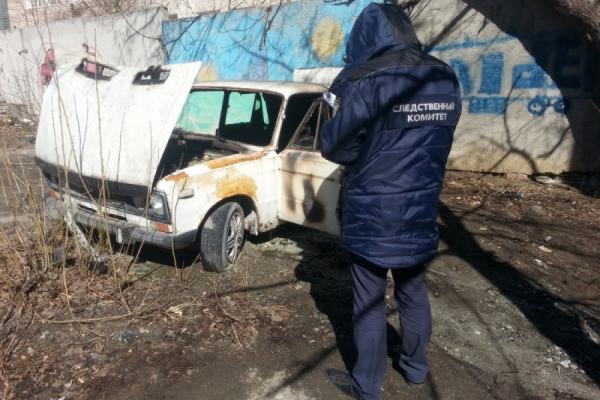 В Екатеринбурге в автомобиле обнаружено обгоревшее тело женщины - Фото 1