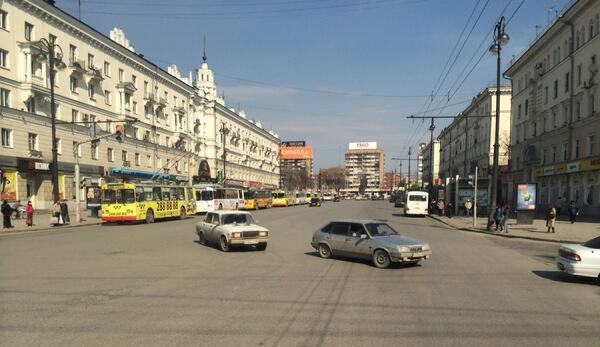 В Екатеринбурге на Свердлова в сторону центра встали троллейбусы - Фото 1