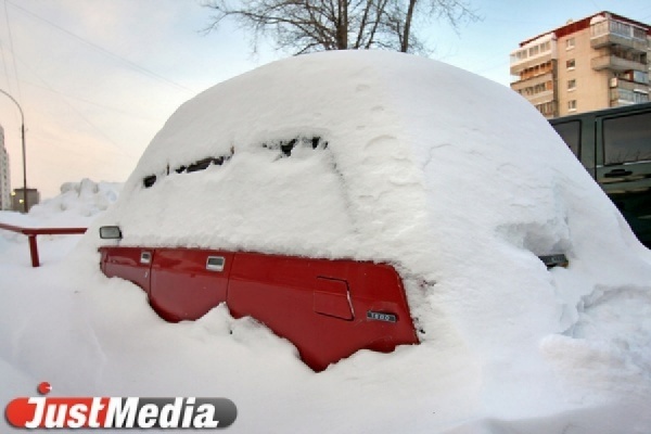 В Свердловской области к борьбе со снегом подключилась армия - Фото 1
