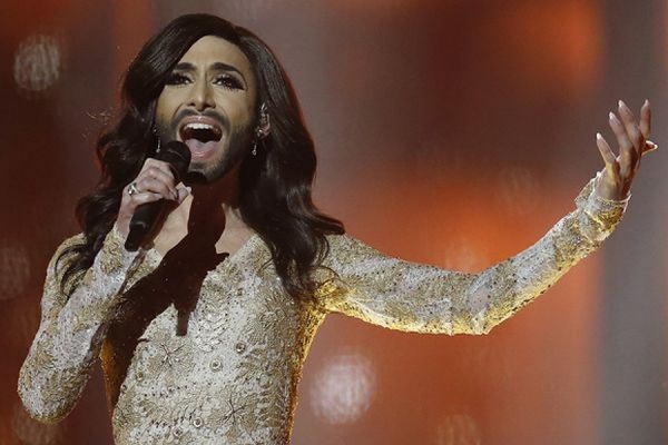 Конкурс «Евровидение» в этом году выиграла «бородатая женщина» Кончита Вурст - Фото 1