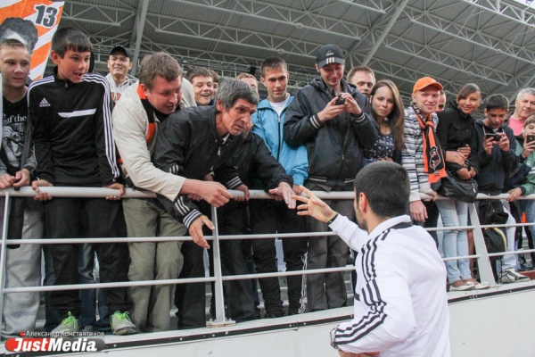 Болельщики «Урала» смогут лично поздравить футболистов с закреплением в Премьер-лиге - Фото 1