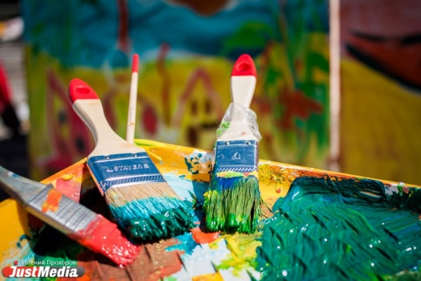 Больше десяти екатеринбургских художников бесплатно разрисуют дома в детском лагере - Фото 1