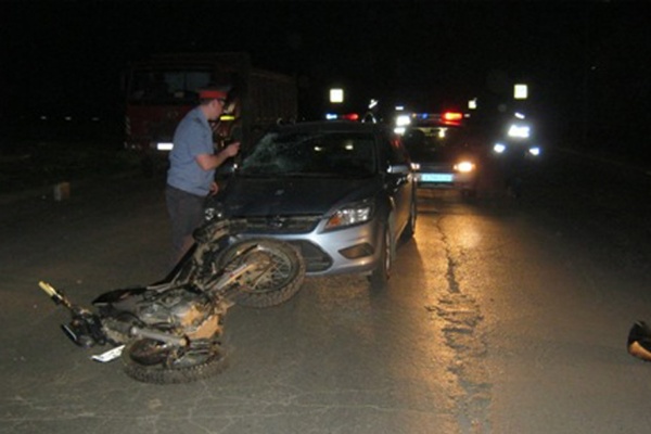 В Верхней Пышме бесправный мотоциклист угробил свою пассажирку  - Фото 1